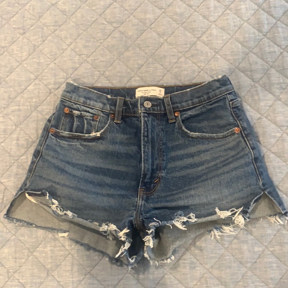 Abercrombie & Fitch mom short high rise size 2/26
